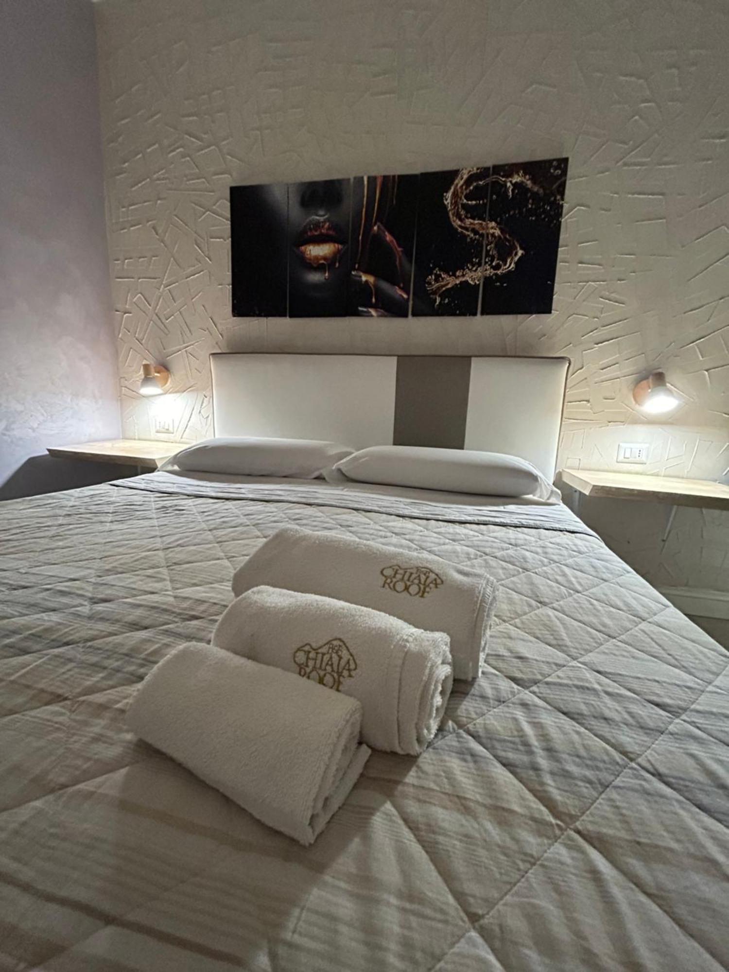 Chiaia Roof Bed and Breakfast Neapel Rum bild